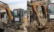 Kejar Bersih Rumah Jelang Ramadan, Warga Aceh Kerahkan Alat Berat dan Gotong Royong Angkut Lumpur Sisa Banjir
