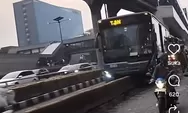 Bus TransJakarta Tabrak Pembatas Jalur di Sekitar Halte Cikoko Cawang Bikin Macet 