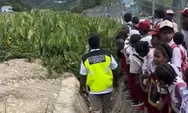 Viral Anak SD Tolikara Menanti Pesawat di Bandara Karubaga Demi Bisa Berangkat Sekolah