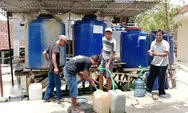 Pertengahan Ramadan, air tanjung Kawalu diserbu warga, berkah penjualan air asin meningkat tajam