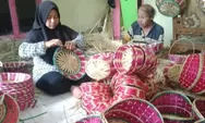 Jelang Lebaran Pesanan Keranjang Parsel Membludak, Pengrajin Bambu Tasikmalaya Malah Kesulitan Bahan Baku