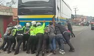 Puluhan Kendaraan Mogok, Tim Ganjal Polres Tasikmalaya Kota Sigap Bantu Pemudik