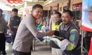Hari Bhayangkara ke-80, Polres Tasikmalaya Kota Salurkan Bansos untuk Ojol dan Tukang Becak