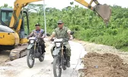 Bupati Jombang Tembus Hutan Plandaan, Pastikan Jalan Tapal Batas Dibangun Lewat Karya Bhakti