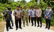 Camat Plandaan Dampingi Bupati Jombang Tinjau Pembangunan Jalan Penghubung Dusun Brangkal–Kedungdendeng