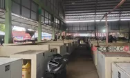 Takut Sepi Pembeli, Pedagang Pasar Pon Jombang Pilih Bertahan di Area Parkir