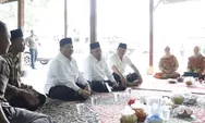 Bupati Warsubi Takziyah ke Rumah Duka Kades Keboan Fachrudin di Jombang