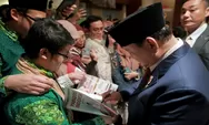 Diaspora di Tokyo Bawa Buku Paradoks Indonesia dan Ditandatangani Prabowo: Akan Jadi Core Memory untuk Saya!