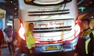 Hantam Bus Sugeng Rahayu di Peterongan Jombang, Pengendara Vario Asal Trenggalek Dilarikan ke RSUD