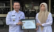 Bapenda Jombang Terapkan Reward dan Punishment, Tiga Pegawai Raih Penghargaan Disiplin Terbaik