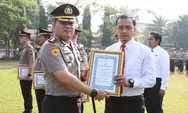 Kapolres Jombang Beri Penghargaan Personel Berprestasi, Tegaskan Komitmen Zero Miras Jelang Muktamar NU ke-35