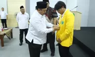 Pemkab Jombang Serahkan Beasiswa kepada 30 Mahasiswa Undar, Dorong Generasi Muda Bangun Daerah