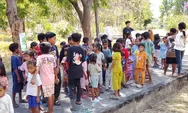 ICCN NTT dan Asidewi Gelar Kegiatan Berbasis Budaya untuk Kaum Mama di Posko Pengungsi Mandiri Tana Duen