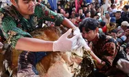 Festival Lopis Raksasa Masih Dipadati Masyarakat yang Ingin Mencicipi Langsung Makanan Khas Daerah Krapyak Tersebut