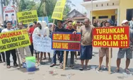 Warga Wuled Gelar Aksi Demo Bertekad Menuntut Mundur Kadesnya, Diduga Telah Menyalahgunakan Wewenang dan Jabatan untuk Kepentingan Pribadi
