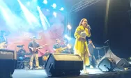 Warga Kabupaten Pekalongan dan Sekitarnya Berbondong-Bondong Saksikan Gelaran Musik dan Hiburan Lain dalam Pesta Raya Indosiar di Alun-Alun Kajen