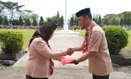 Bupati Sinjai Serahkan Bendera Merah Putih untuk Dibagikan kepada Warga