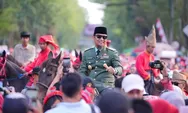 Gubernur Sulsel Andi Sudirman Kenakan Kostum Bung Karno, Pimpin Jalan Sehat dan Kirab Kemerdekaan