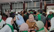 Penuh Khidmat, Bupati dan Wakil Bupati Barru Sambut Kepulangan Jamaah Umroh di Rujab