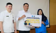 Bupati Bantaeng Serahkan Dua Paket Umroh Gratis ke Pegawai RSUD Prof Anwar Makkatutu
