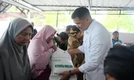 Uji Nurdin Salurkan  Bantuan Beras dan Minyak Goreng Untuk 31.654 Masyarakat Bantaeng