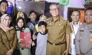 Kunjungi Anak yang Depresi, Pj Wali Kota Salurkan Bantuan dari Presiden RI