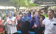 Salam Dua Jari, Khofifah dan Emil Kian Menggema di Sidoarjo