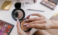12 Rekomendasi Compact Powder Terbaik yang Bikin Riasan Wajah Tampak Flawless dan Tahan Lama