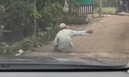Viral Aksi Kakek di Bojong Koneng Bogor Duduk di Tengah Jalan Sambil Minta Uang Pengendara, Warga: Kebiasaan Itu