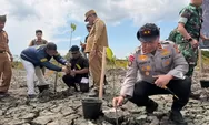 Usai Bongkar Perambahan, Kapolda Riau Pimpin Penanaman Kembali 118 Hektare Mangrove Rohil