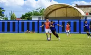 Merajut Kolaborasi Lewat Lapangan Hijau. Potret Laga Persahabatan Korpri Sibolga vs Padang Sidempuan