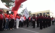 Dewi Ansar Lepas Ratusan Peserta Gerak Jalan Proklamasi Putri 8 Km di Tanjungpinang
