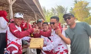 ​Ketua RW 14 Putra Kelana Jaya Erwin Apresiasi Kekompakan Warga dan Donatur dalam Gathering di Pantai Reviola