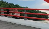 Viral Pasangan Duduk di Tepi Jembatan Youtefa Jayapura, Warganet Soroti Aksi Berbahaya