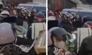 Terjebak Macet di Jakbar, Momen Hangat Berbagi Takjil untuk Batalkan Puasa