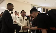 Momen hangat Presiden RI Prabowo Subianto kunjungi para pemain Timnas Indonesia sebelum laga pertandingan versus Bahrain di GBK