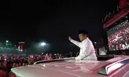 Sorak Sorai Warga Jakarta Menyambut Presiden Prabowo Subianto di Acara Malam Karnaval Bersatu