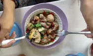 Lezatnya Bakso Balungan Mak Jah Kuliner Legandris di Demak, Porsi JUMBO Cuma Rp30 Ribu