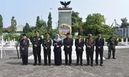 Peringati Hari Pahlawan, Ketua DPRD Demak Ziarah ke TMP Cahaya Ratna Bintarum