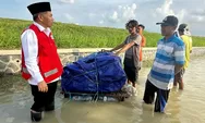 Rektor USM Turun Tinjau Langsung Relawan Mahasiswa Bantu Banjir Demak