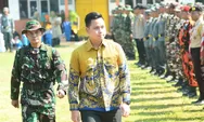 Perlancar Perekonomian Warga, TNI Bangun Jalan di Kertosari