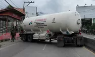 Detik-detik Truk Tangki Elpiji Rem Blong Lalu Seruduk 3 Mobil di Ungaran