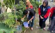 Mahasiswa KKN UPGRIS Kelompok 81 Beri Pelatihan Warga Bergas Lor Ubah Sampah Dapur Jadi Biowash