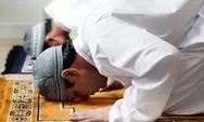 Doa Penggugur Dosa Dibaca saat Sholat Tarawih yang Diajarkan Ustaz Adi Hidayat
