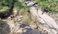 Tanah Longsor Sepanjang 30 Meter, Jalan Desa Penundan-Ketanggan Batang Terputus Total
