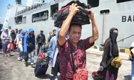 Mirip Pulang Bertempur dari Tanah Perantauan, Ribuan Pemudik Tiba di Semarang Naik Kapal Perang