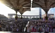Sholat Idul Fitri di Masjid Agung Jawa Tengah, Jemaah Diminta Perkuat Harmoni Sosial dan Alam