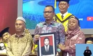 Banjir Air Mata, Mahasiswi Unnes yang Meninggal Sebelum Wisuda Diwakili Orang Tuanya