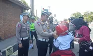 Operasi Patuh Candi 2024, Polres Kendal Bagi-Bagi Helm dan Cek Kesehatan Sopir Angkot   