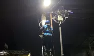  PLN Icon Plus Tertibkan Kabel Fiber Optik Ilegal Yang Numpang di Tiang PLN